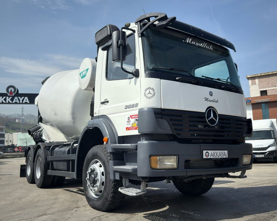AKKAYA'DAN 2004 3028 MIKSER 9 M3