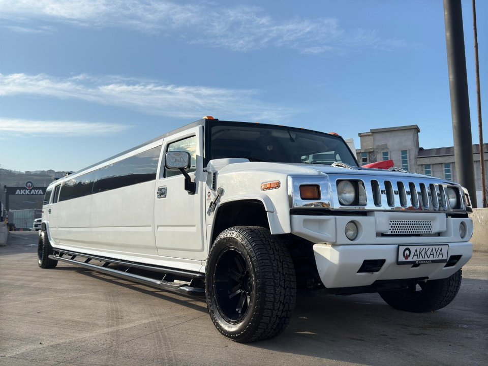 AKKAYA'DAN TÜRKİYE'DE TEK DÜNYADA SAYILI HUMMER LİMUZİN